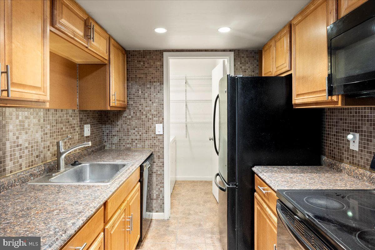 14903 Rydell Road #104 photo 9