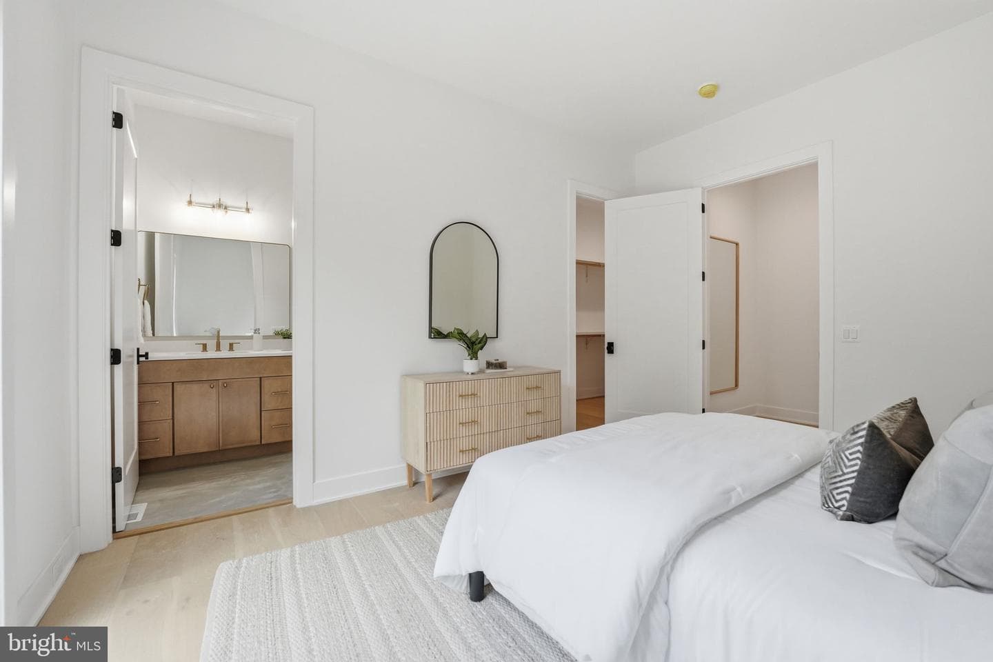 2530 Stuart Place photo 37