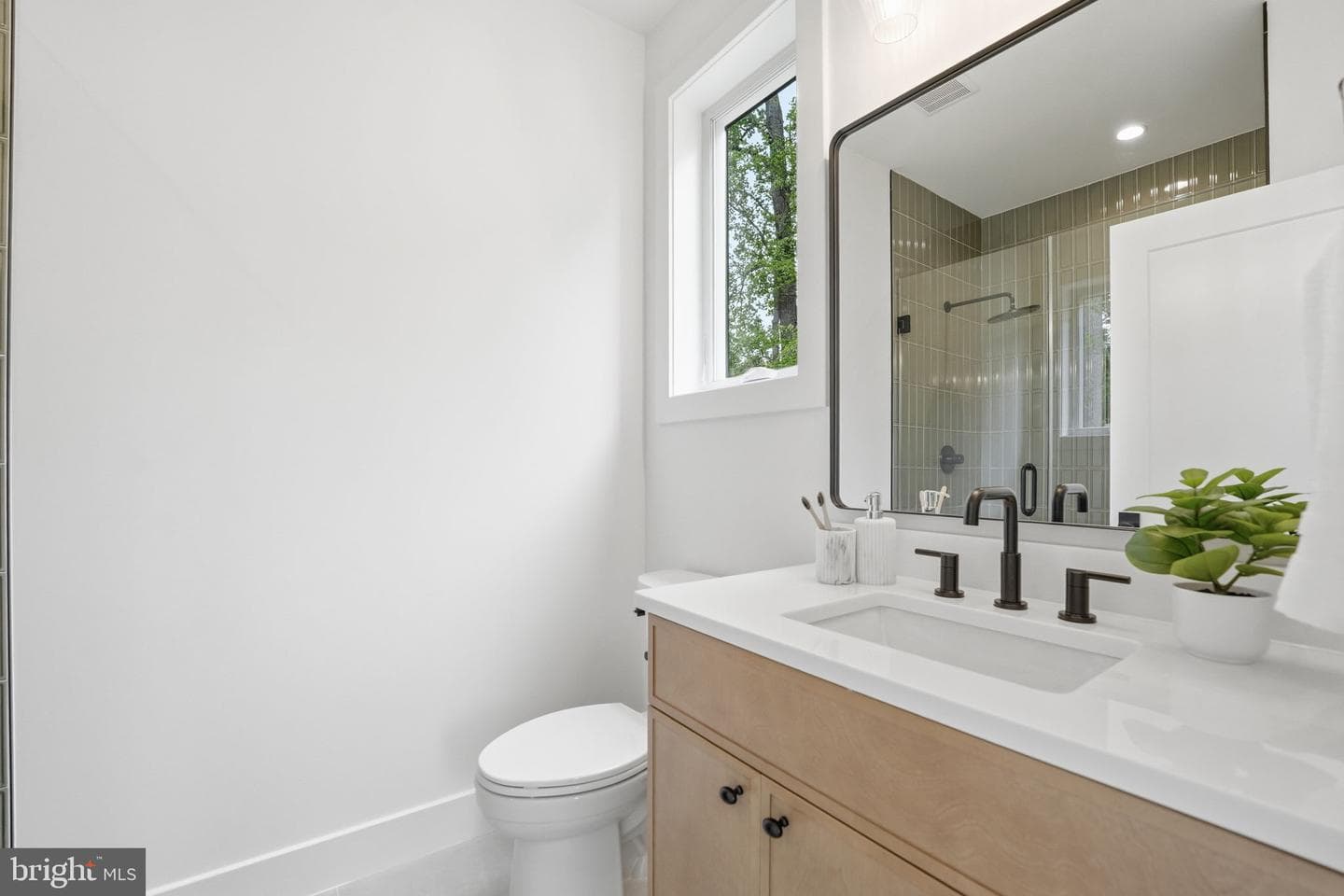 2530 Stuart Place photo 50