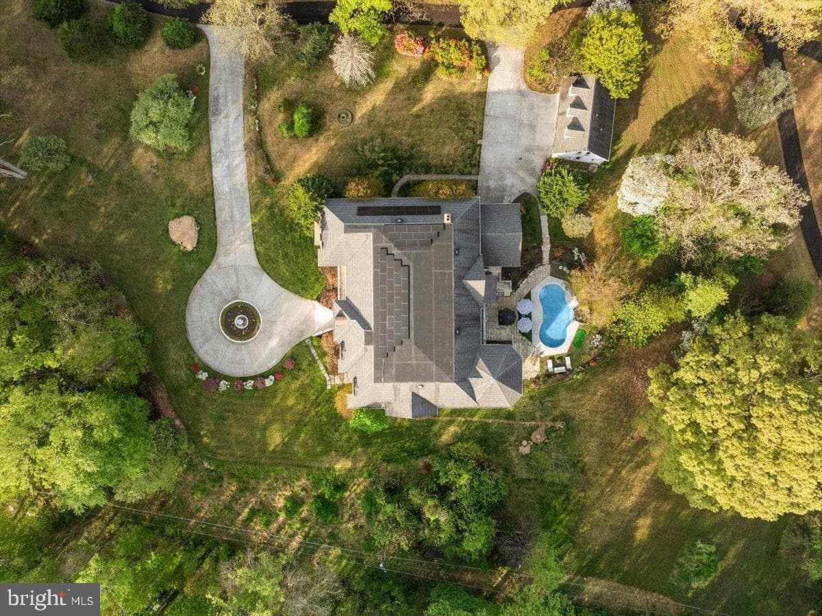 11846 Chapel Road, Clifton