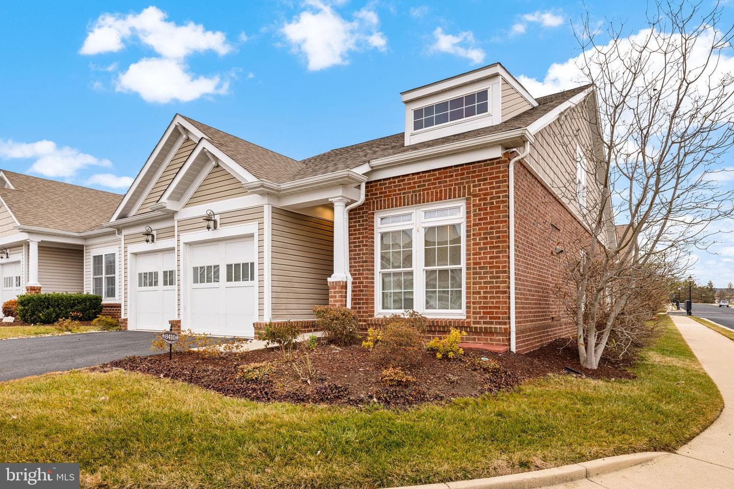 8410 Stargazer Lily Court photo 4
