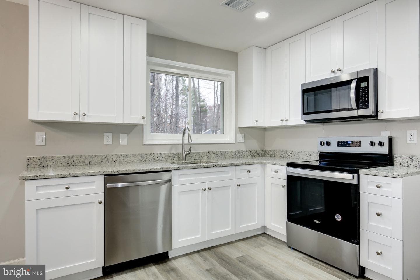 2394 Southgate Square photo 14