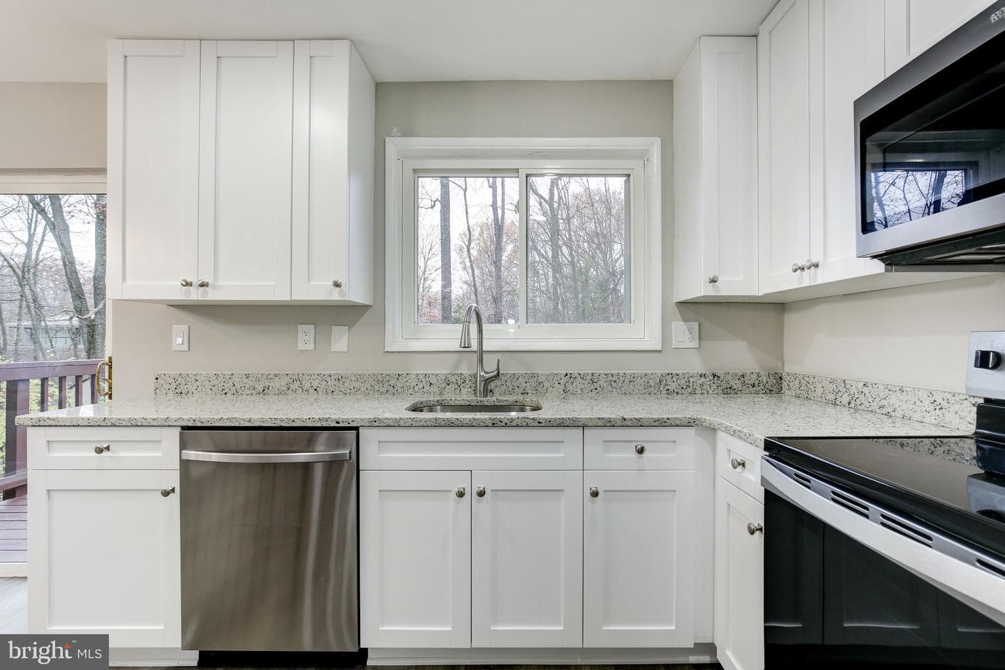 2394 Southgate Square photo 15