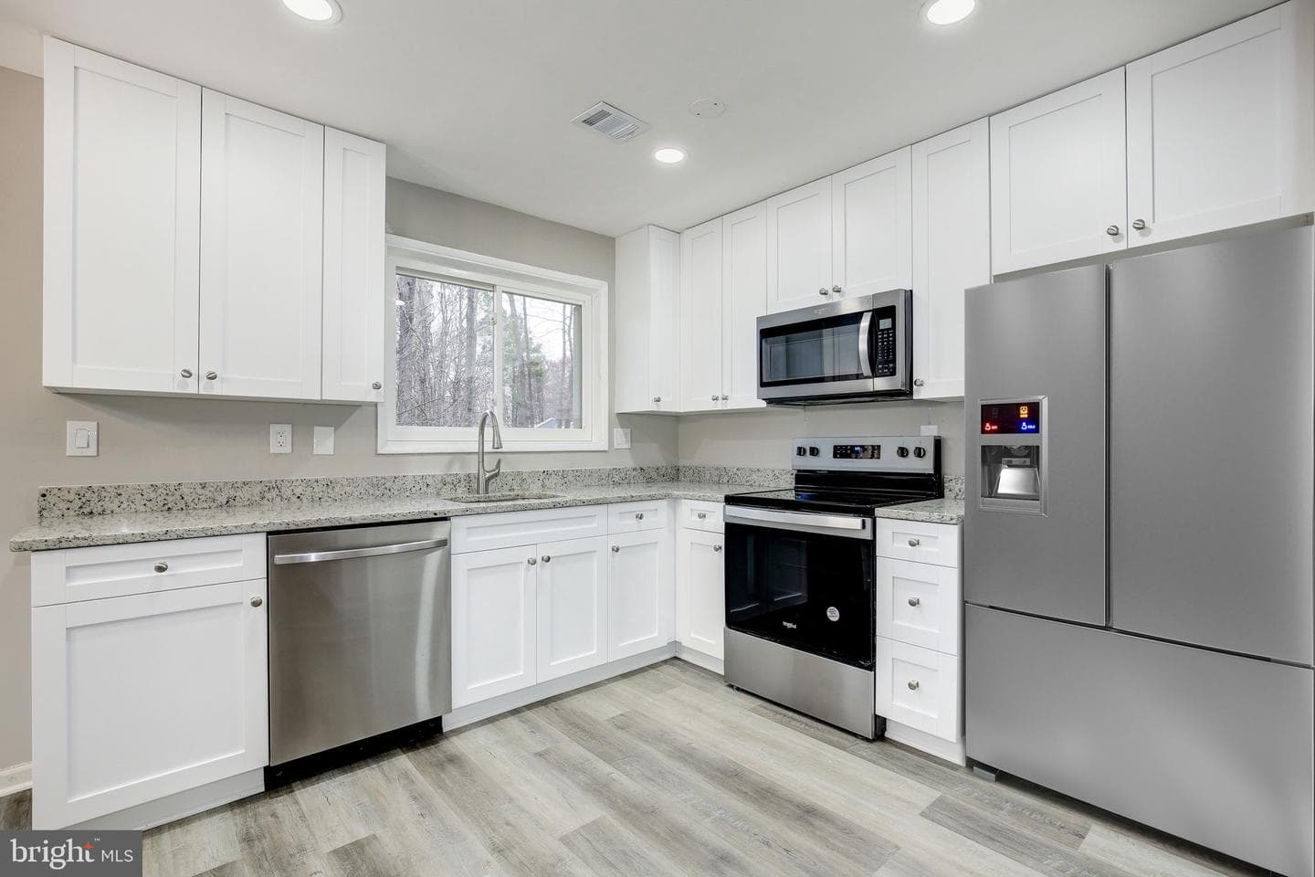 2394 Southgate Square photo 16