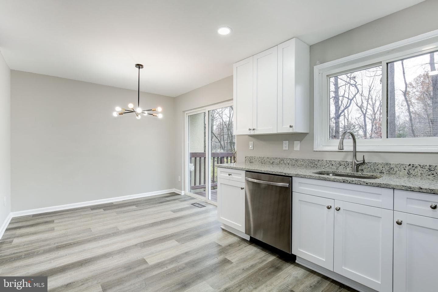 2394 Southgate Square photo 18