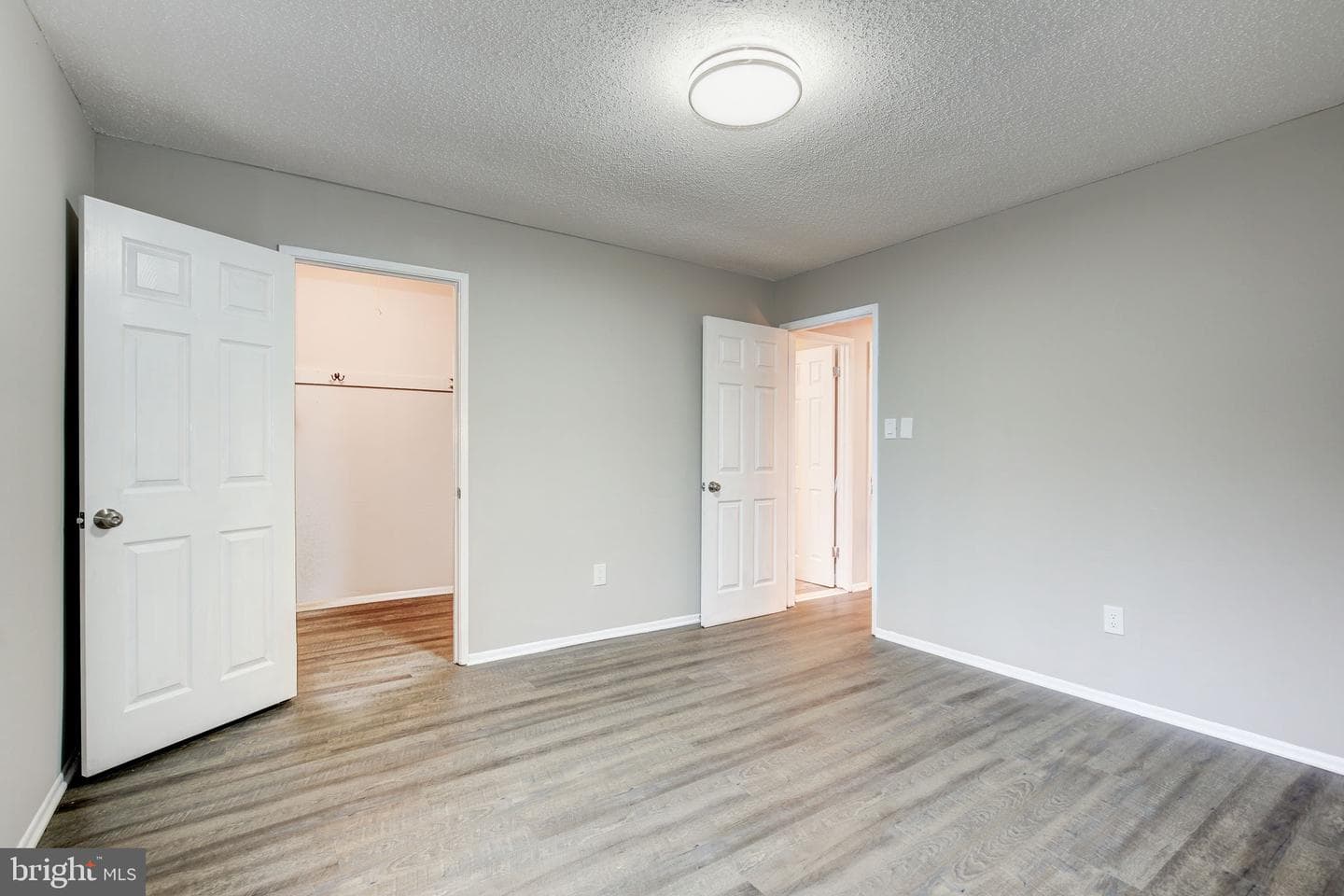 2394 Southgate Square photo 23