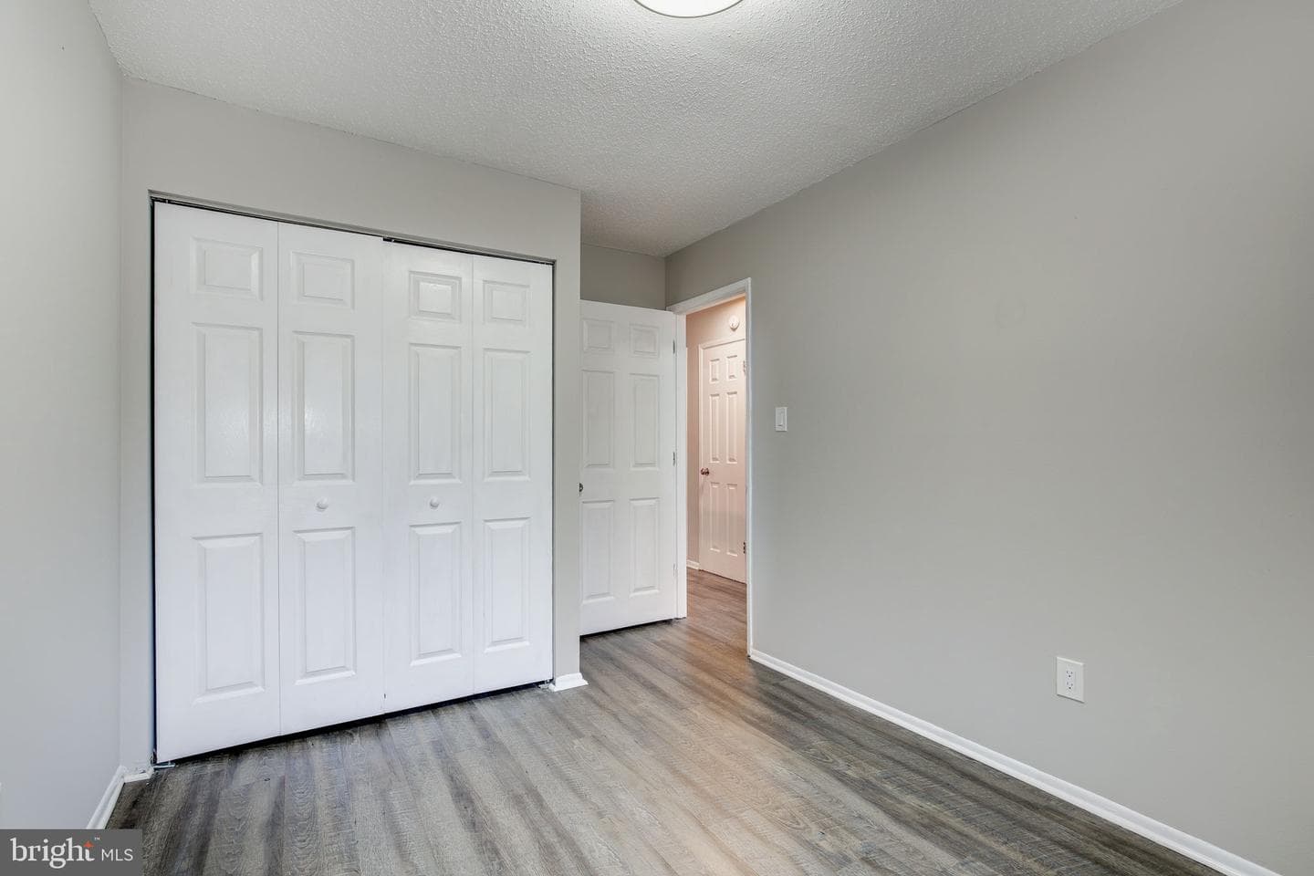 2394 Southgate Square photo 31