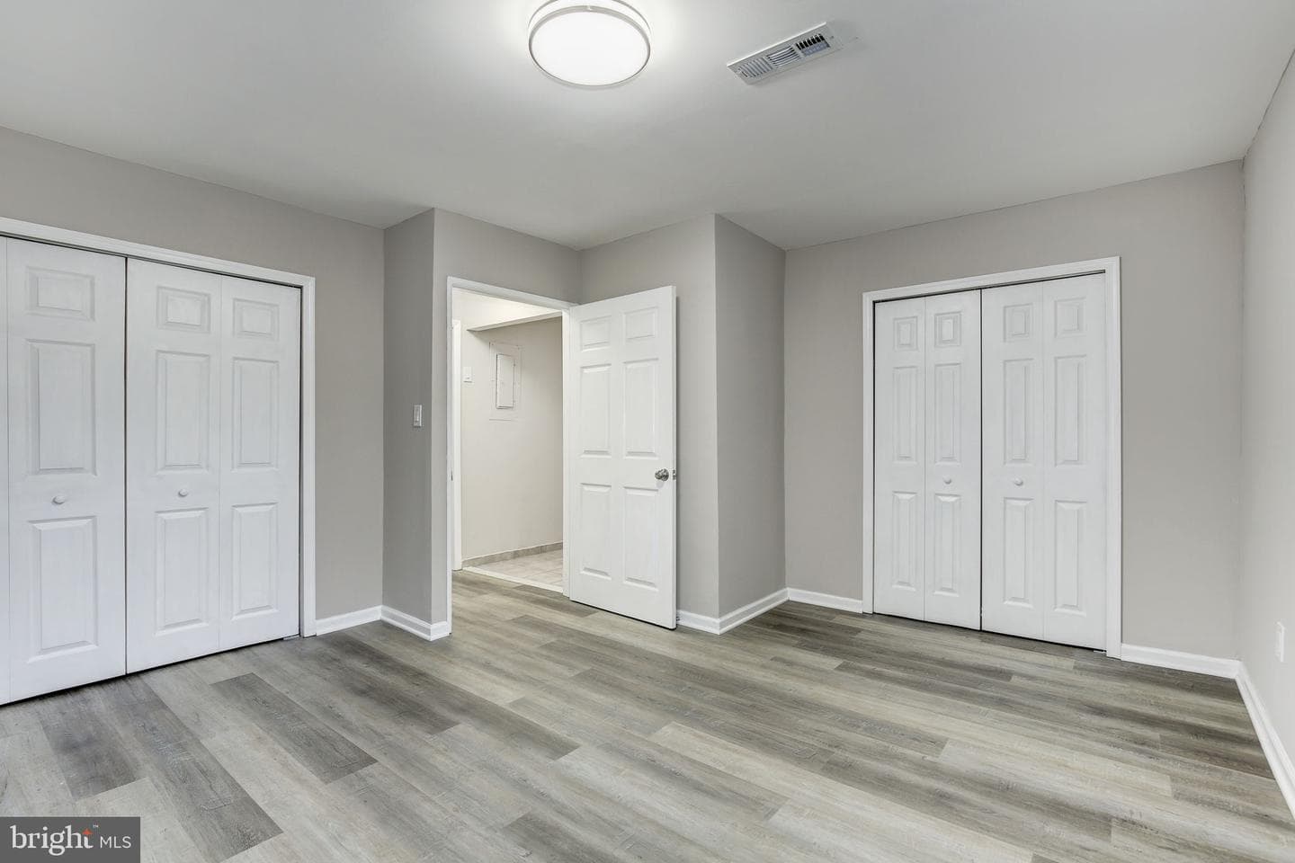 2394 Southgate Square photo 40