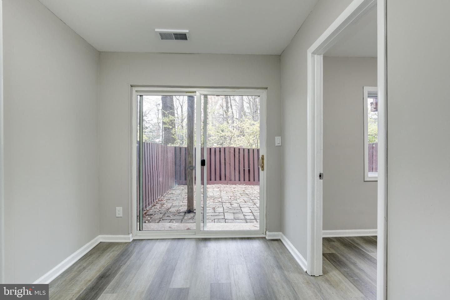 2394 Southgate Square photo 45