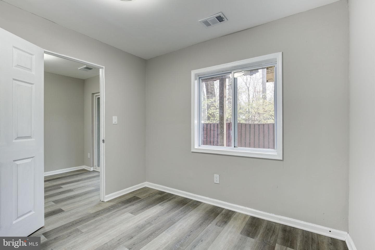 2394 Southgate Square photo 49