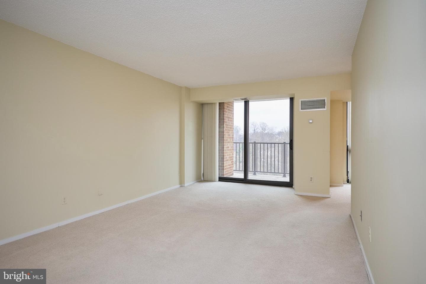 2300 Pimmit Drive #912 photo 2