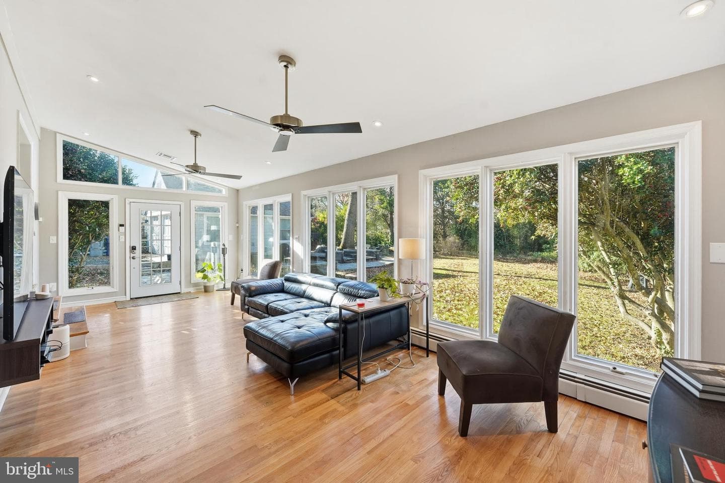 7908 W Boulevard Drive photo 4