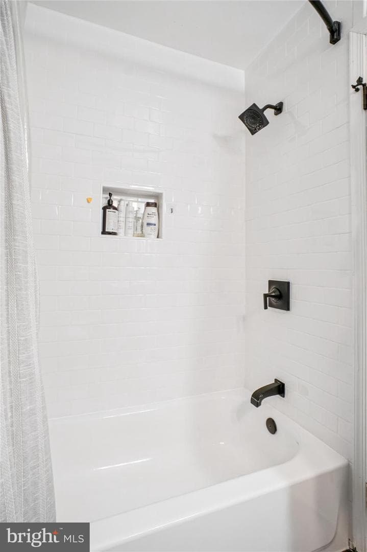 8332 Glastonbury Court photo 29