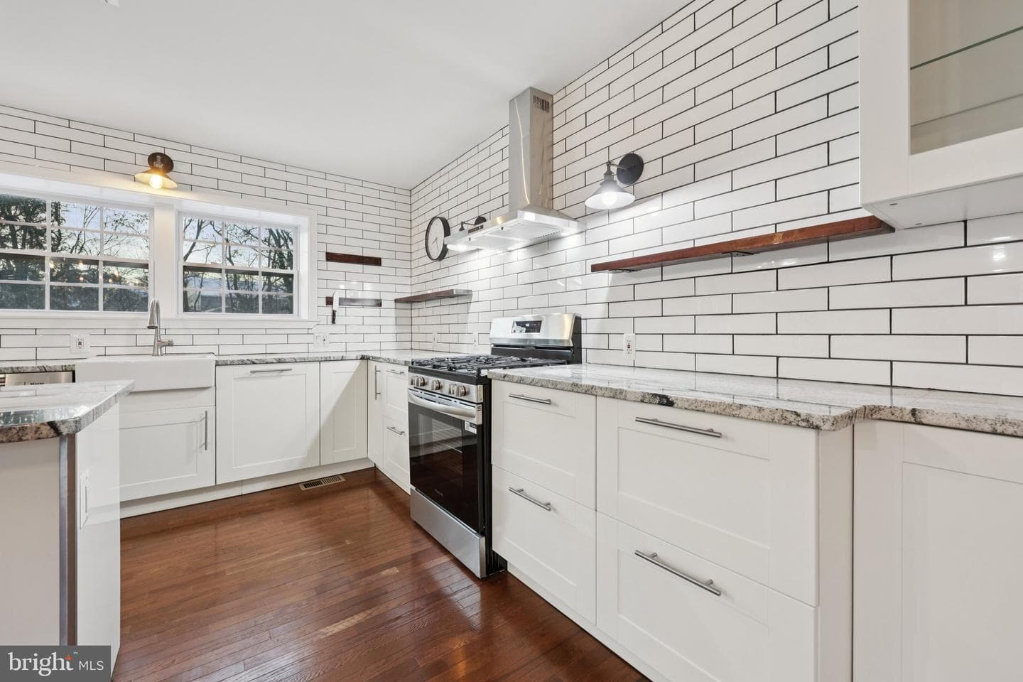 6057 Brook Drive photo 11