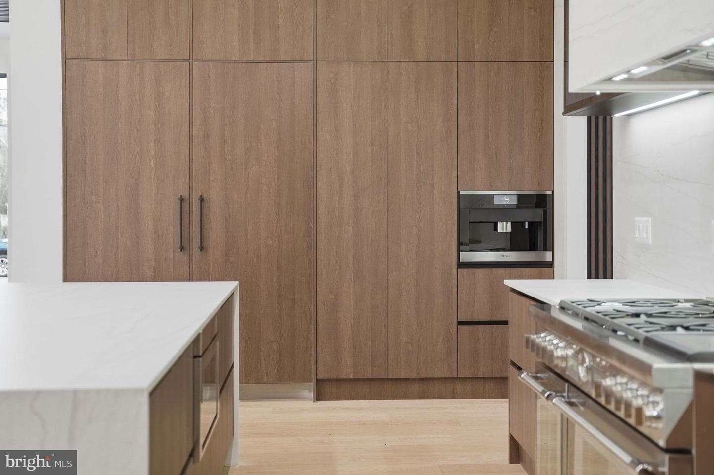 6910 Bright Avenue photo 10