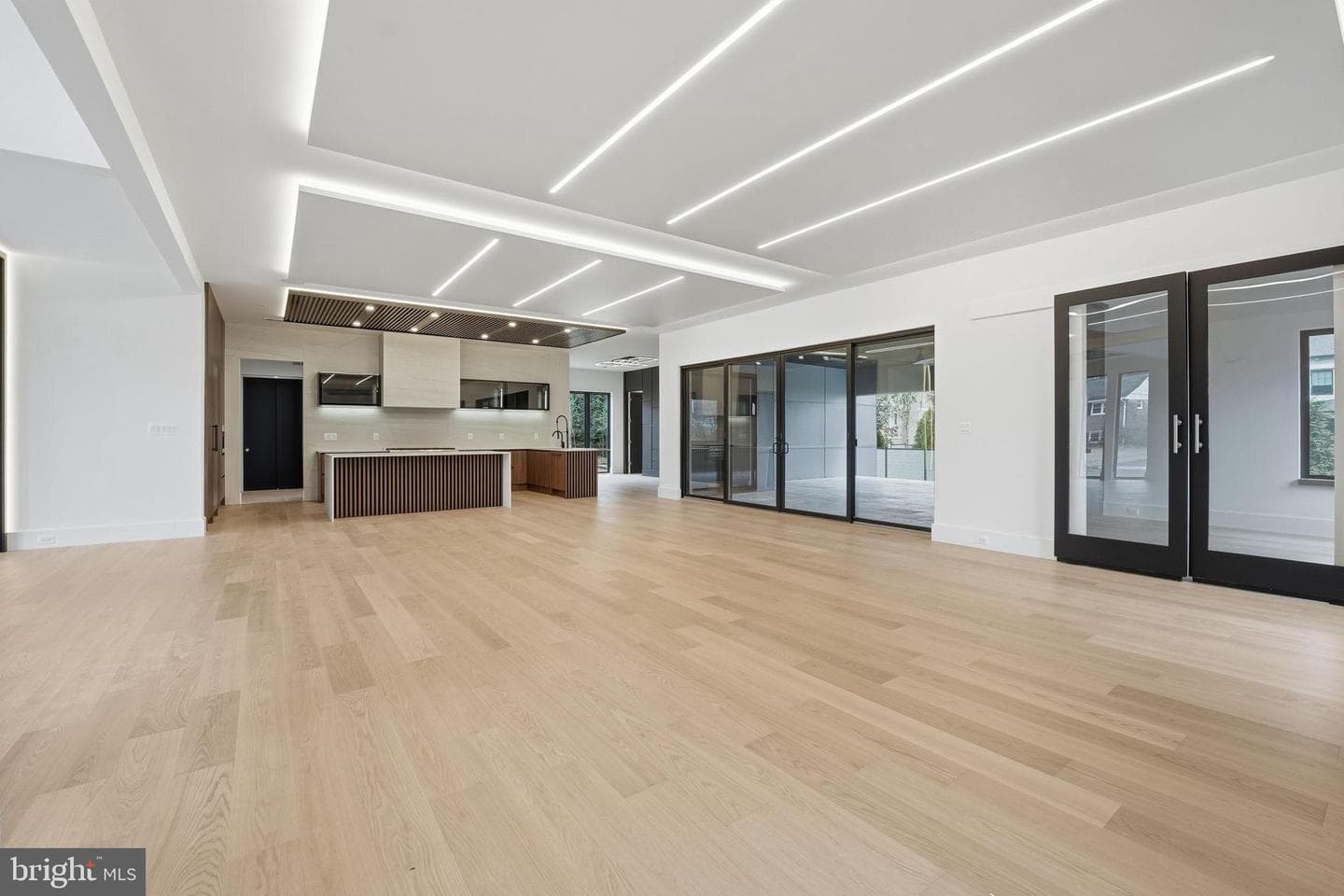 6910 Bright Avenue photo 27
