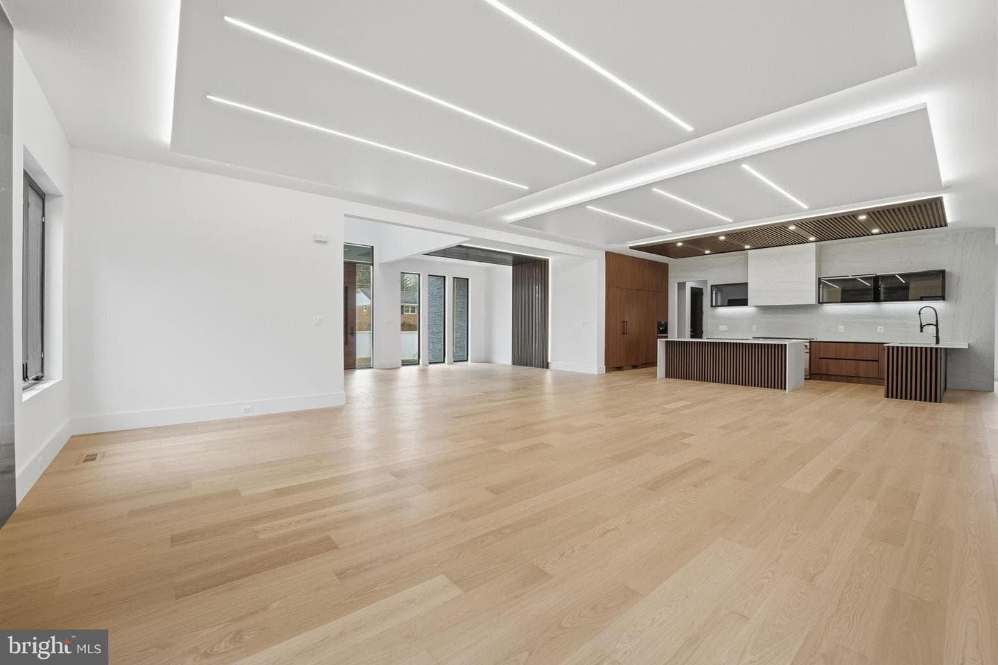 6910 Bright Avenue photo 28