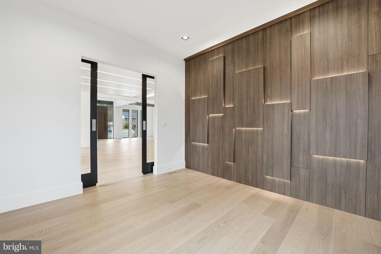 6910 Bright Avenue photo 30