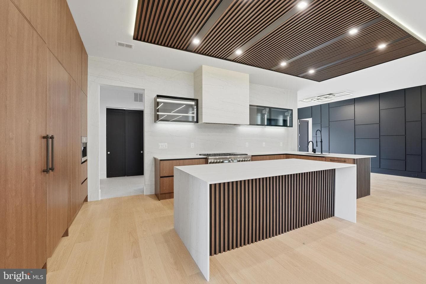 6910 Bright Avenue photo 31