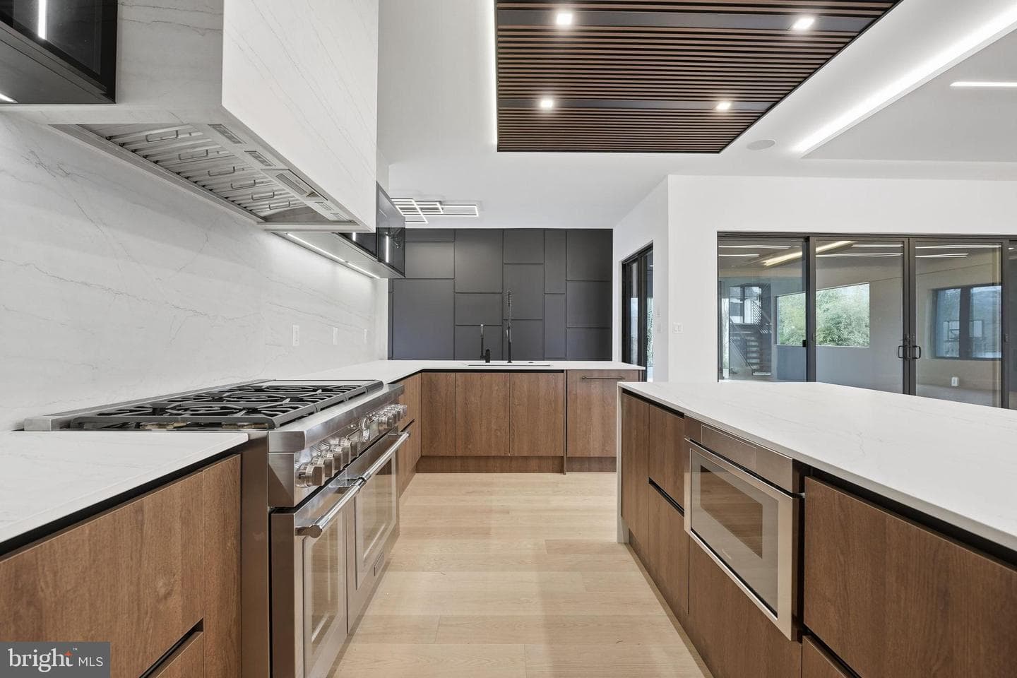 6910 Bright Avenue photo 37