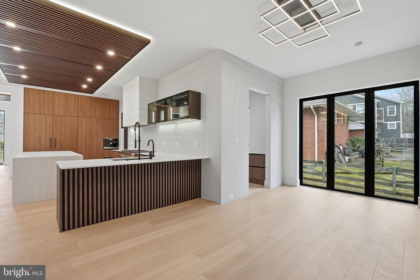 6910 Bright Avenue photo 42