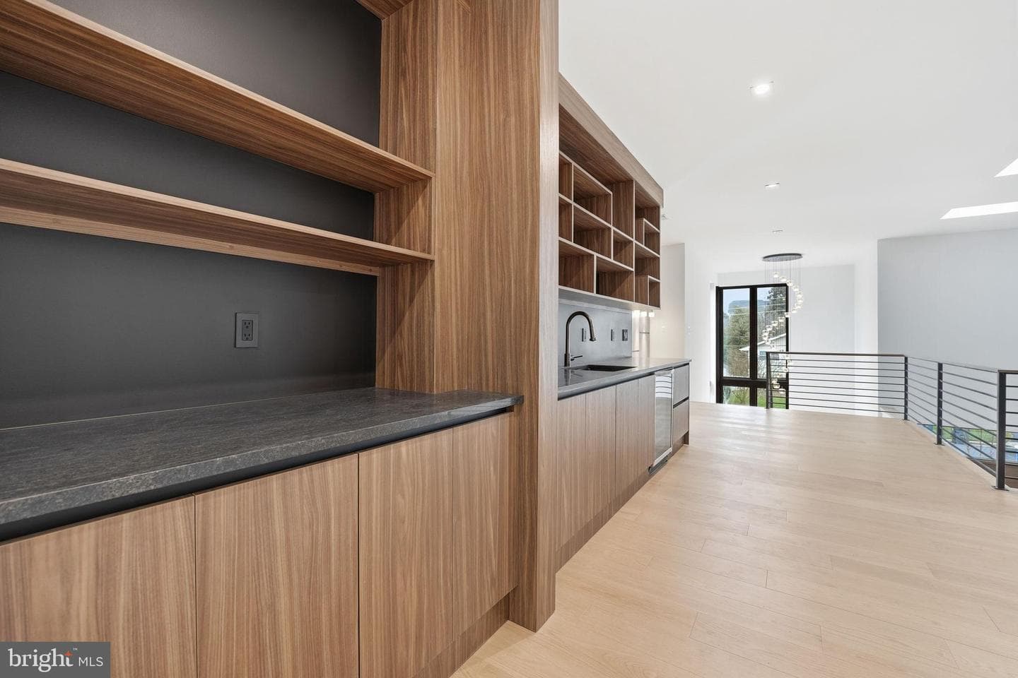 6910 Bright Avenue photo 55
