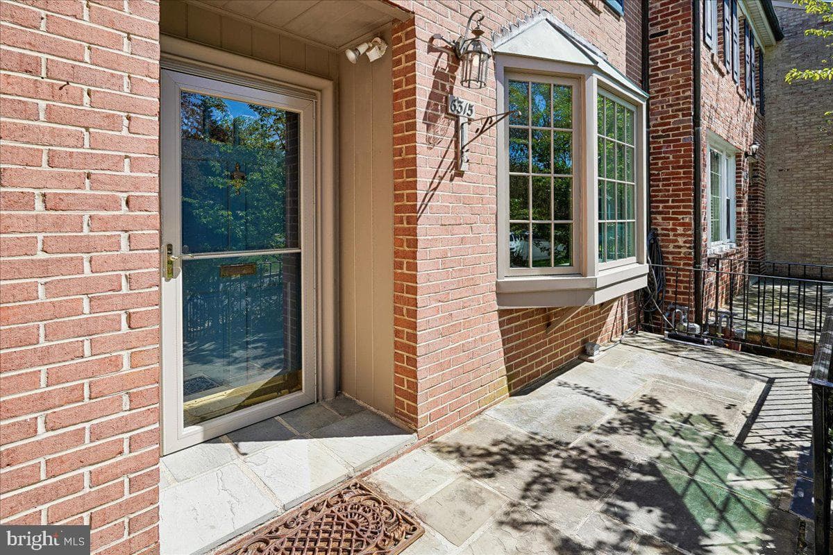 6315 Olde Towne Court photo 2