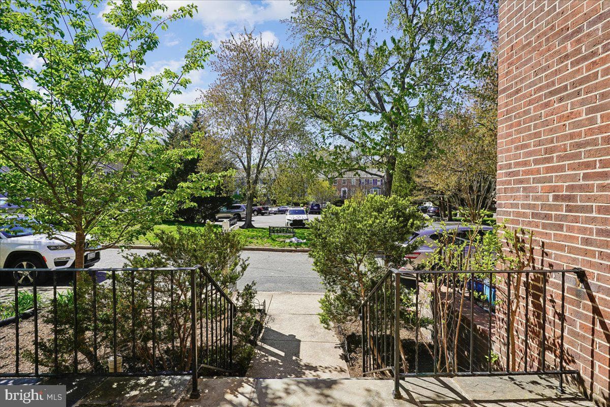 6315 Olde Towne Court photo 3