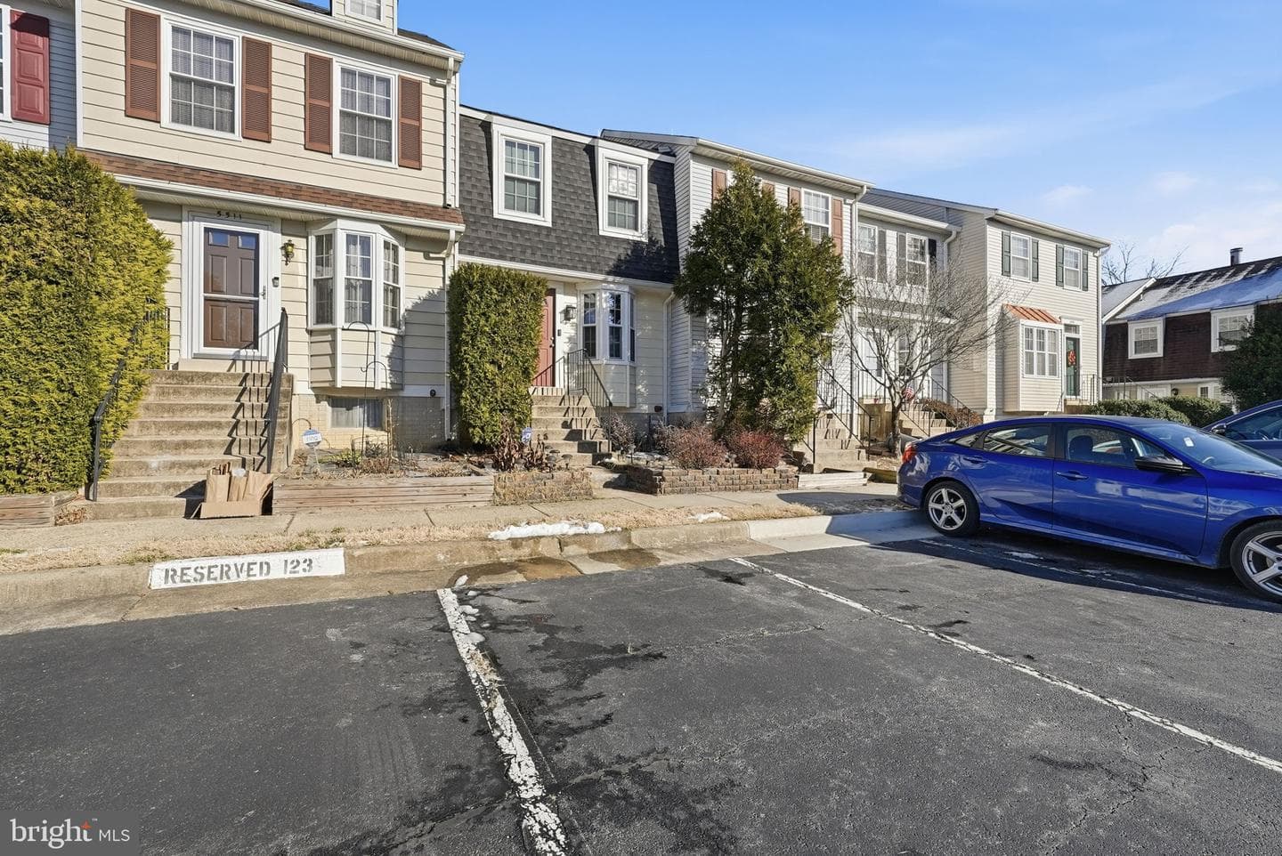 5513 Woodlawn Manor Court photo 2