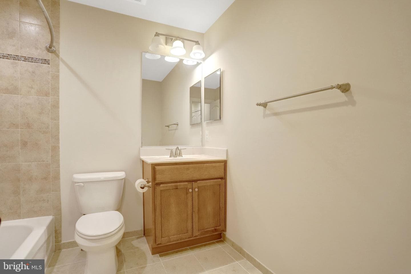 5244 Mitchell Street photo 15