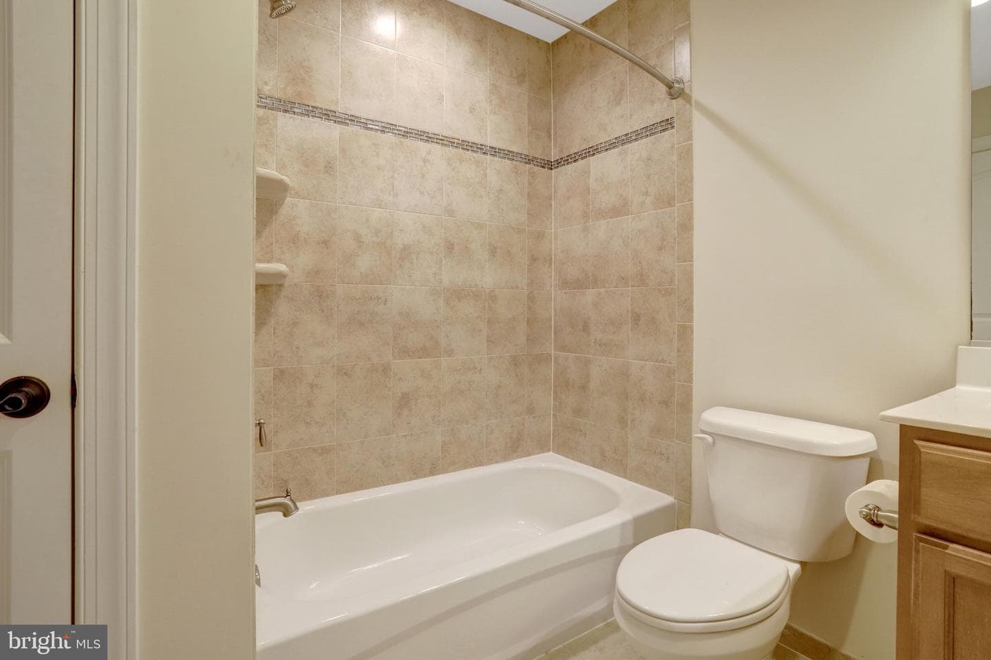 5244 Mitchell Street photo 16