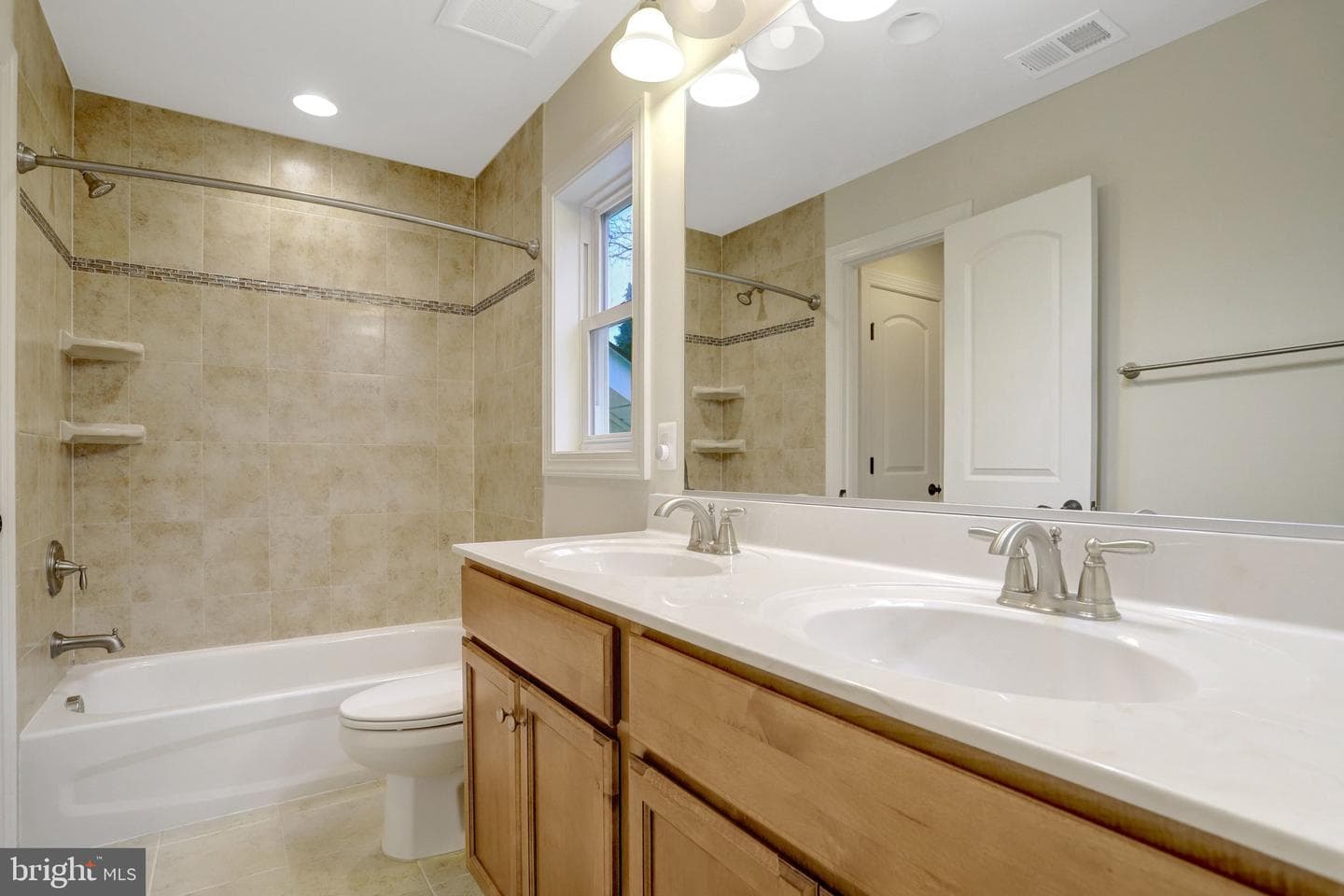 5244 Mitchell Street photo 19