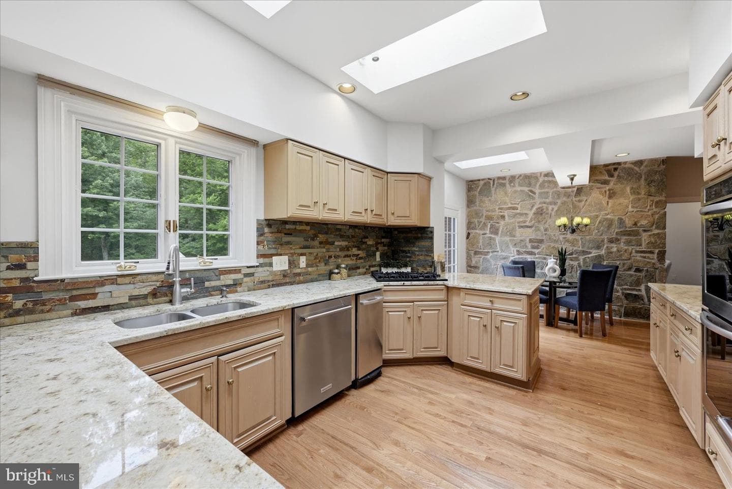 10105 Walker Lake Drive photo 40