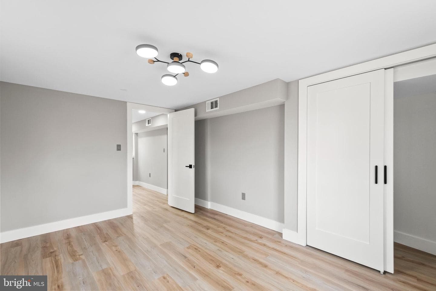 5401 Ferndale Street photo 28