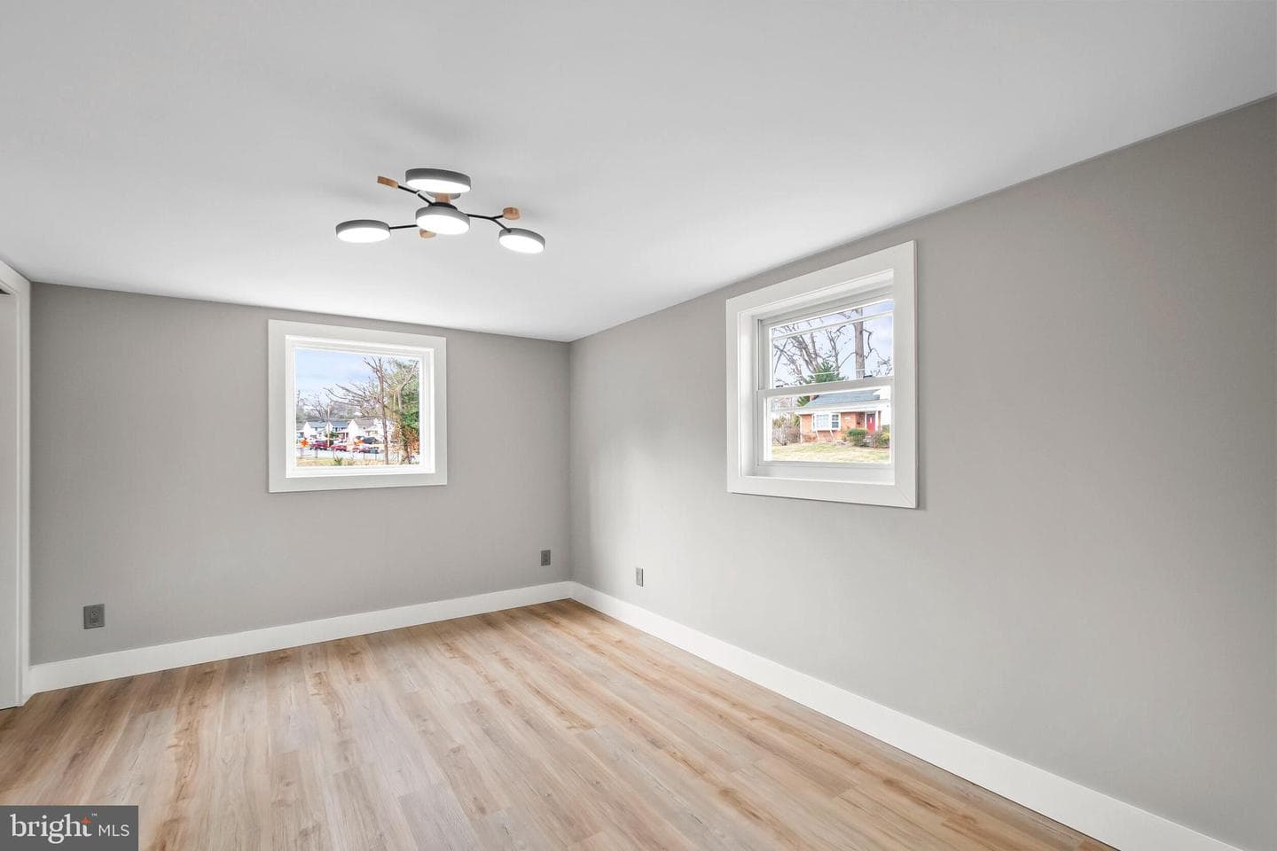 5401 Ferndale Street photo 29