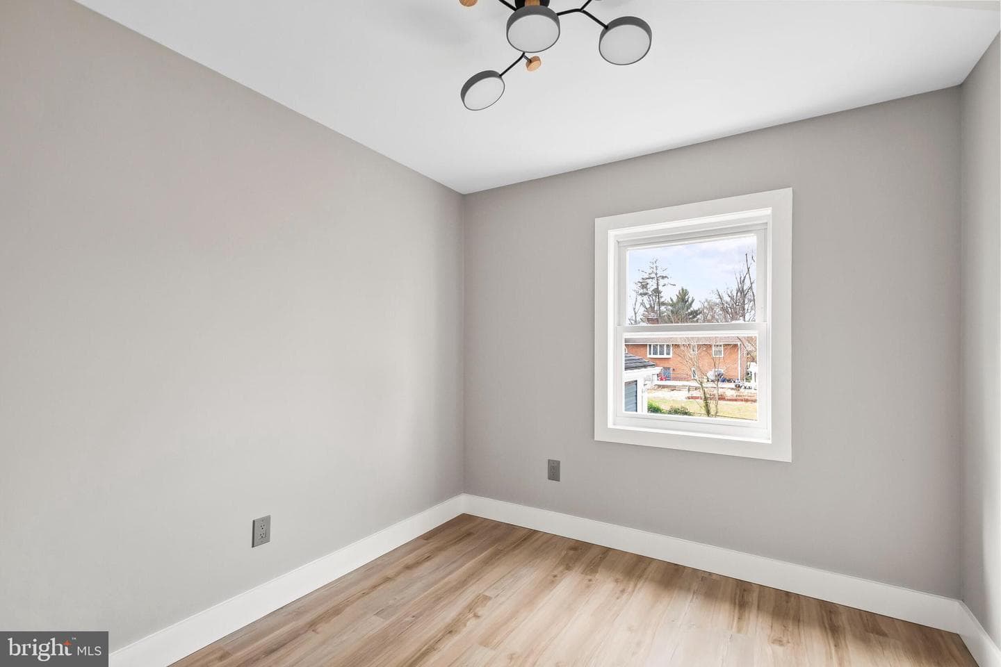 5401 Ferndale Street photo 34