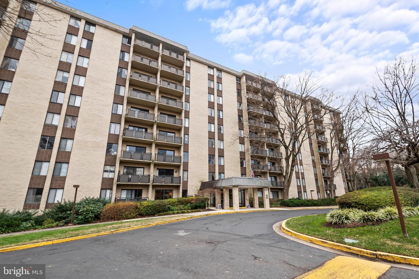 6001 Arlington Boulevard #102