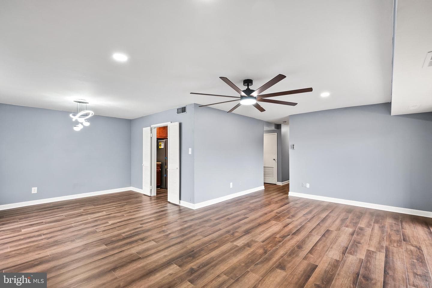 6001 Arlington Boulevard #102 photo 11