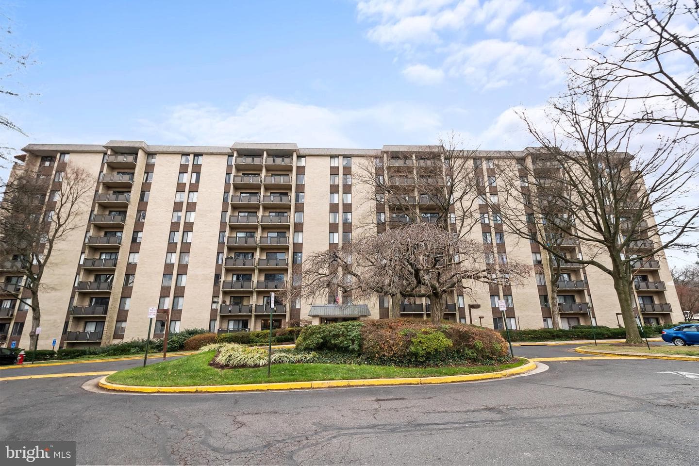 6001 Arlington Boulevard #102 photo 2
