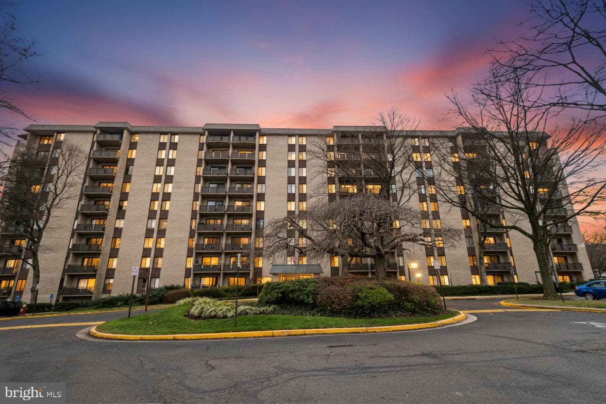 6001 Arlington Boulevard #102 photo 3
