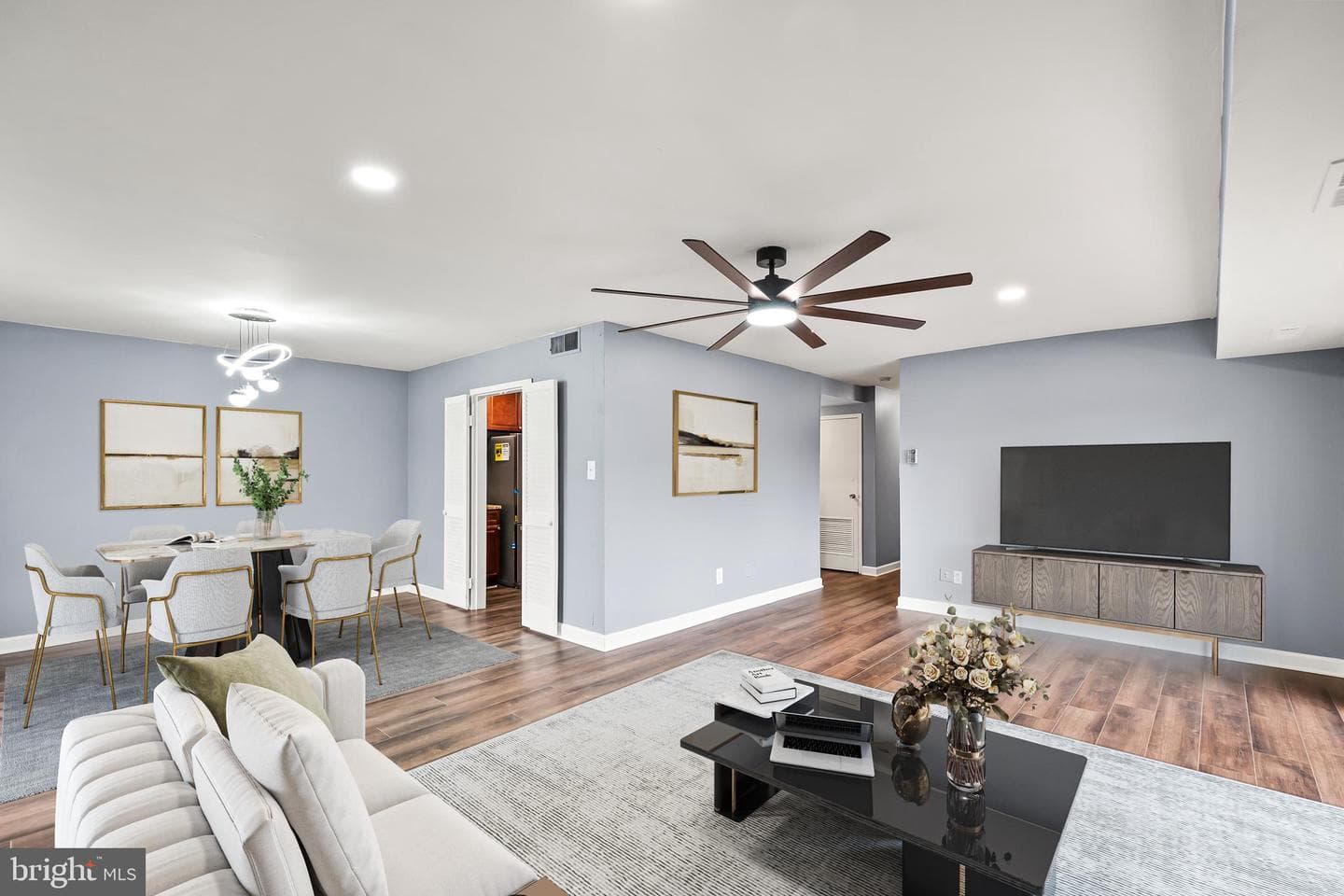 6001 Arlington Boulevard #102 photo 4