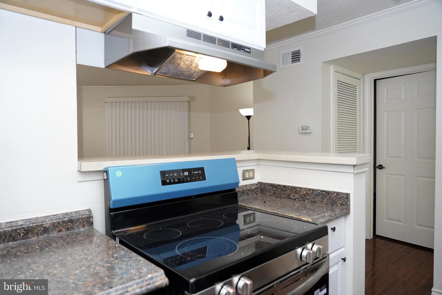 1532 Lincoln Way #203 photo 4