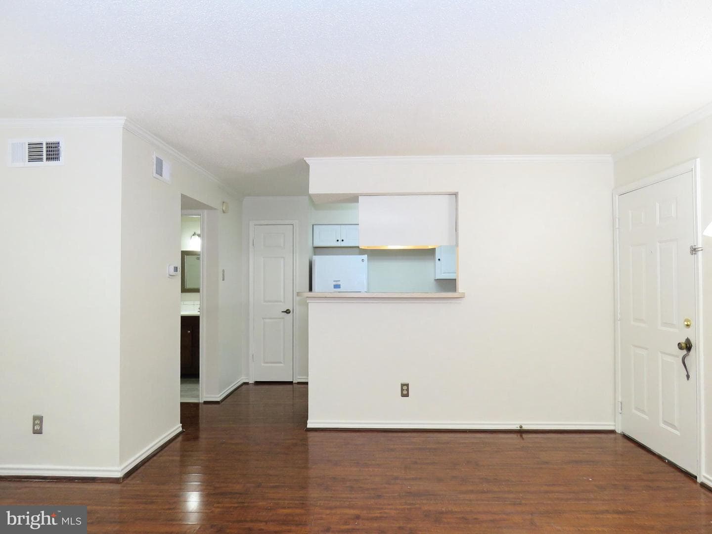1532 Lincoln Way #203 photo 8