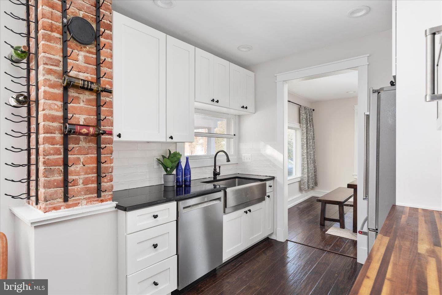 645 Jefferson Street photo 17