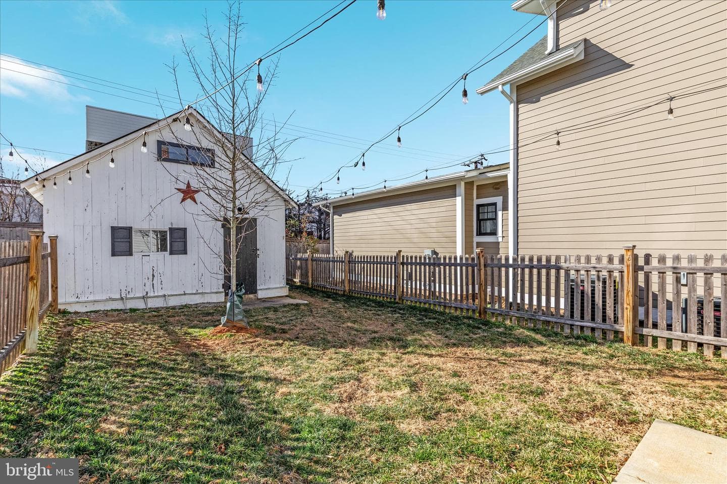 645 Jefferson Street photo 39