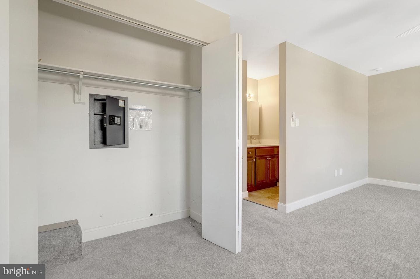 8225 Cedar Landing Court photo 14