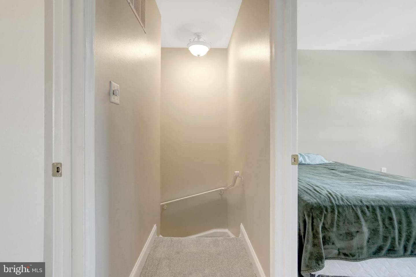 8225 Cedar Landing Court photo 24