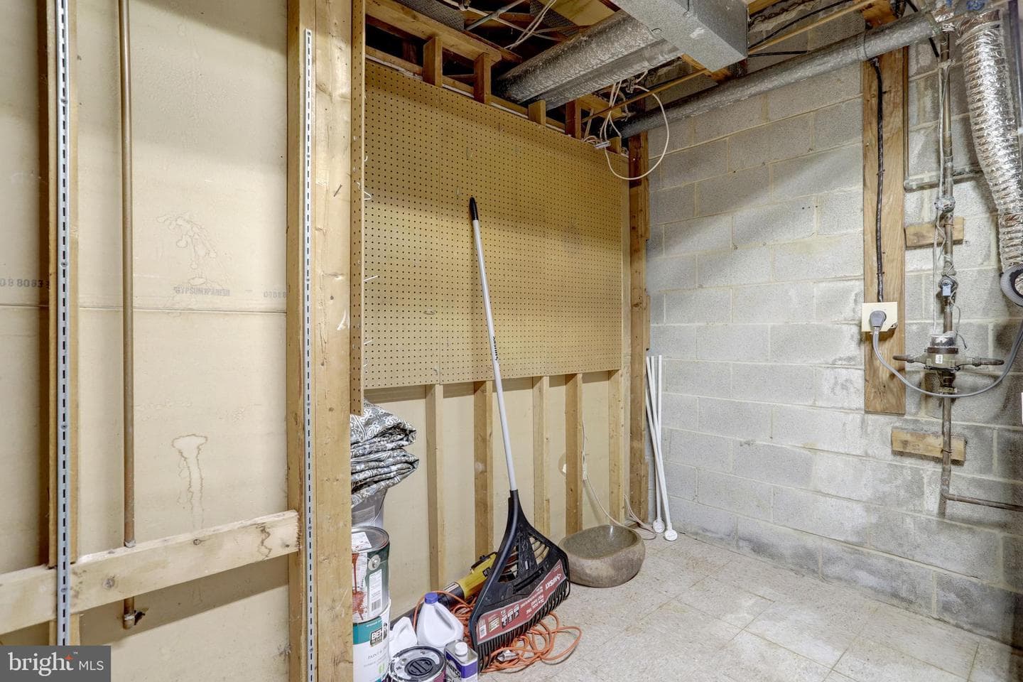 8225 Cedar Landing Court photo 35