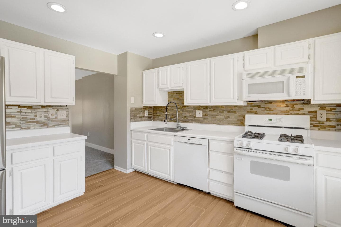 8225 Cedar Landing Court photo 5