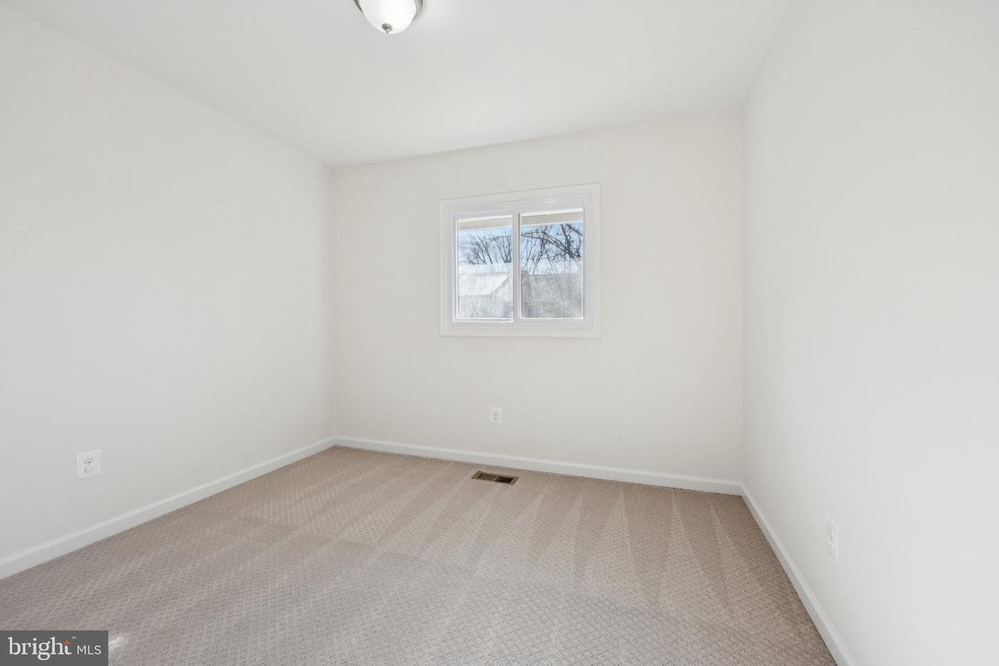 601 Clearwater Court photo 14